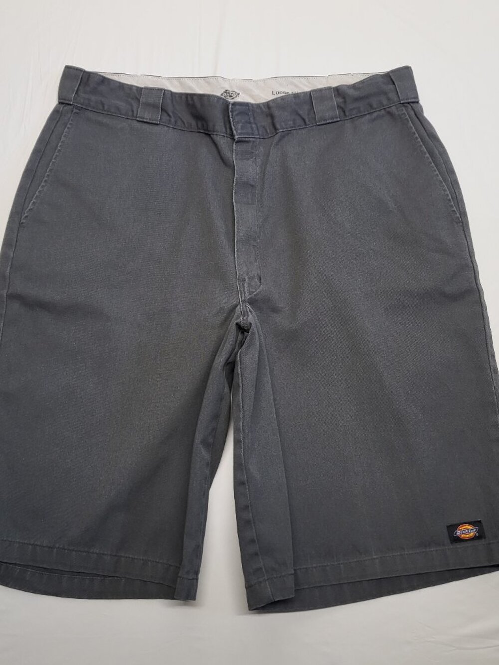Dickies Mens Bermuda Shorts Loose Fit Size 40 ( Fit 38" Waist) Canvas Gray